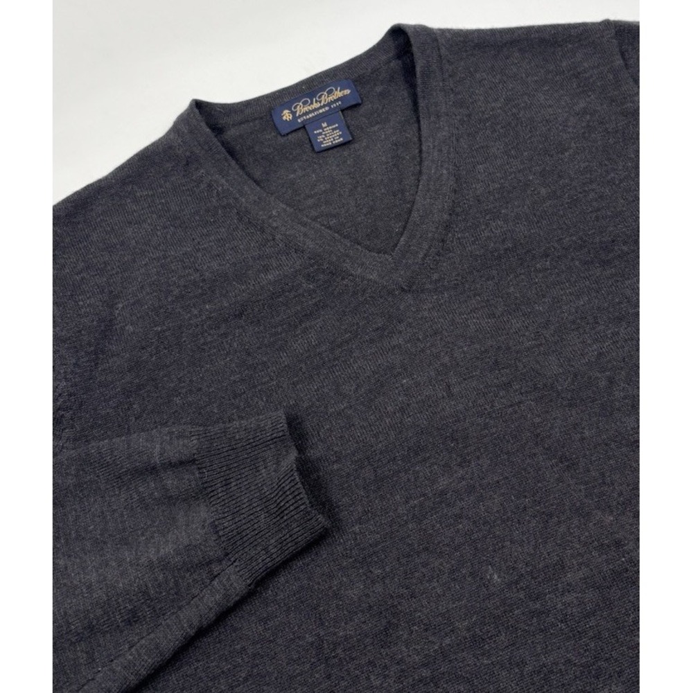 Brooks Brother Men's M Gray Merino Wool Blend V-Neck Pullover Sweater
